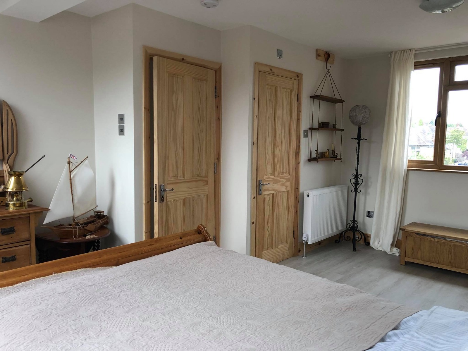 Minimalist room design with clean decor and neutral tones